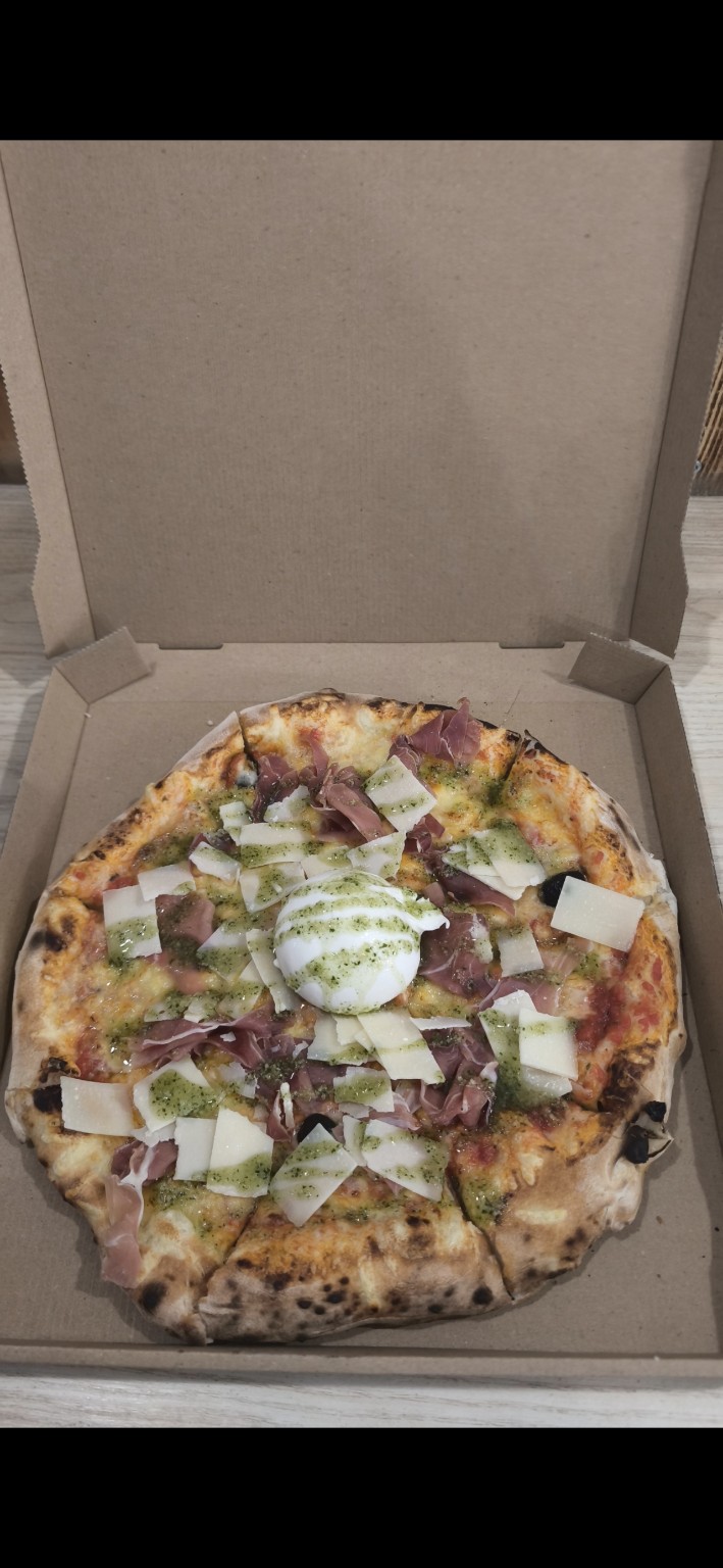 Pizza burrata